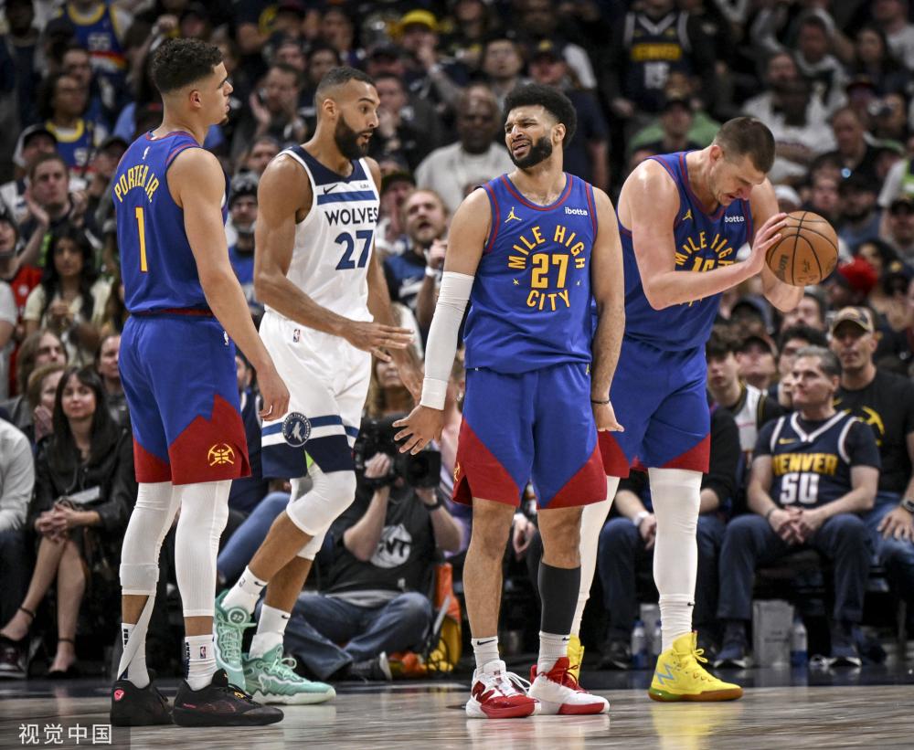 亚历克斯 亚历克斯