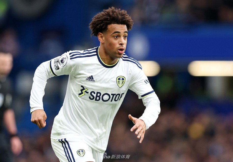 赛后被媒体 赛后被媒体