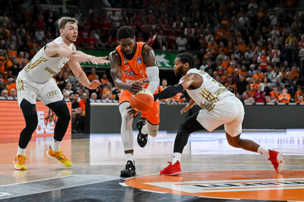 亚历山德罗 亚历山德罗