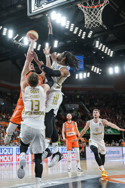 而皇马则展 而皇马则展