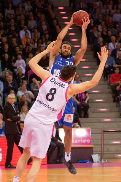 年给中国军 年给中国军